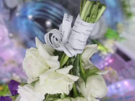 想不想看看你没见过的抛花转场😍?
人生画面+1
#婚礼转场 #婚礼创意 #婚礼摄像#我办了场超有氛围的婚礼