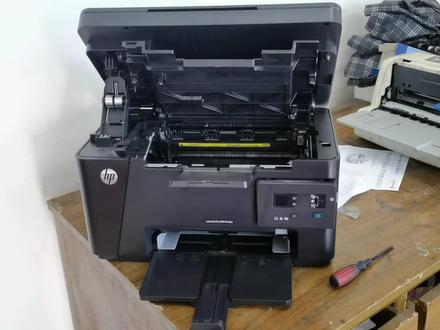 惠普126A拆机,开机搓纸轮异响齿轮组清理