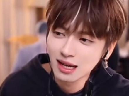 第一次接下班,看到了这段,爽!#皮皮朱
#皮皮皮皮朱 #皮皮朱直播间录屏 #皮皮朱顶红 #皮皮朱与夜神月