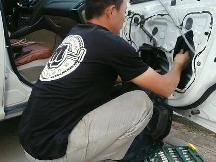 福克斯右前门升降器不管用?查是电机坏了?更换全过程?#抖音汽车 #钣工匠修车