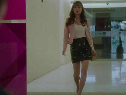 上海女孩的自信,海燕第一次意识到人与人之间的差距#上海女子图鉴 #罗海燕 #好剧推荐 #影视解说 #剧情