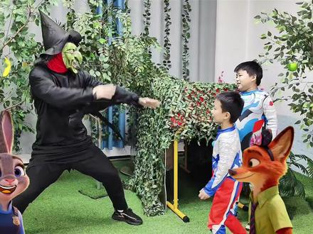 惊险救援!小赛罗与泽塔联手,把老巫婆打得落荒而逃 #特浩兄弟 #小赛罗奥特曼 #真能量上热榜 #奥特曼儿童动画片