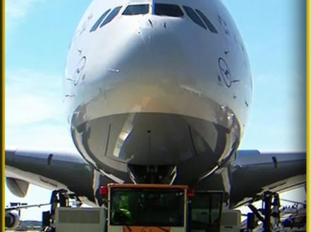 世界最大的客机A380,高达3.75亿美元,比波音747省油 #空客A380 #飞机 #纪录片 #科技 #科普