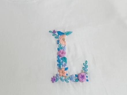一针一线皆心意 唯赠真心待我之 #手工diy #刺绣 #刺绣衣服