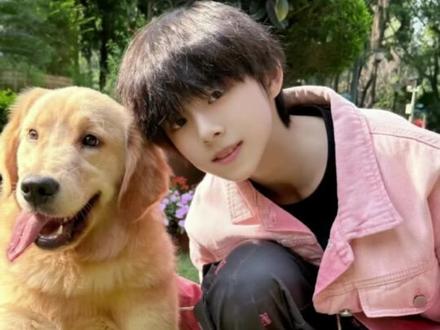 思罕大人简直是不会下蹲的小宝宝一位~ #陈思罕 #TF家族 #时代峰峻 #TF四代