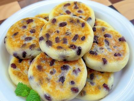 孩子吃山药的好处我就不多说了,做成这样的红豆山药饼,绵软香甜,孩子特别喜欢#宝宝爱吃 #手指食物 #早餐饼 #健脾养胃