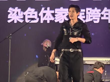 这就是2025最后的奇迹吧😭 #exo #吴世勋 #朴灿烈 #张艺兴 #染色体家族演唱会