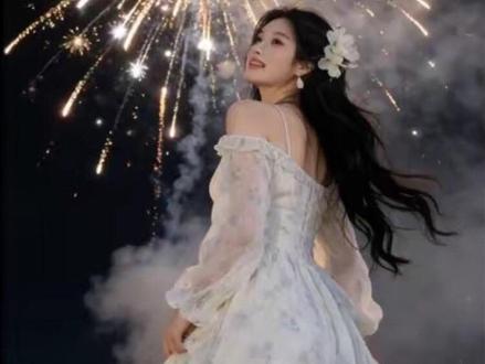 新的一年我就这么发朋友圈~烟花拍照ai豆包p图指令教程来了!#烟花一开年味就来 #烟花拍照 #新年烟花 #豆包ai #豆包出大片有两把刷子 烟花拍照ai口令 背景烟花拍照ai口令 过年拍照ai口令 车顶烟花拍照ai口令 ai图片生成指令烟花 车顶烟花拍照ai生成 烟花ai写真生成 烟花ai写真生成汉服 烟花ai写真生成背影 烟花ai写真生成加特林 烟花ai照片生成口令 在烟花下拍照教程 在烟花下拍照的ai指令 在烟花下拍照教程 在烟花下拍照的ai指令 除夕烟花拍照教程 ai图片生成指令烟花 烟花拍照姿势 烟花拍照姿势ai指令 烟花视频 ai图片生成指令烟花 新年拍照 新年拍照姿势 新年拍照ai生成 新年拍照特效 拍烟花教程 烟花拍照构图