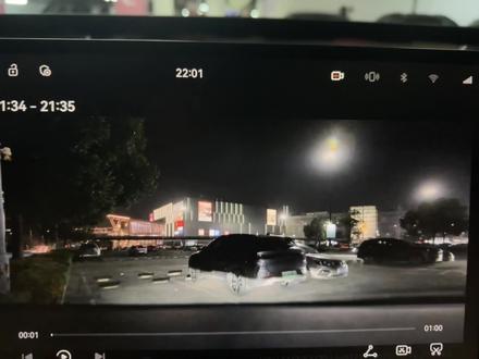 提出“请抬脚”的人是个天才
12号提的车 提车第三天今晚出来体验智驾
不小心油门当刹车踩了😭小塔喊我2次请抬脚我才后知后觉踩错了🫣#阿维塔 #华为智驾 #行车记录仪拍摄