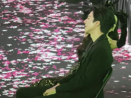 12.21刘宇宁 年度最具人气剧集演员颁奖
刘宇宁!君侯归!恭喜刘宇宁
#刘宇宁#刘宇宁星光大赏