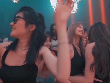 纵你阅人何其多,终无一人再似我。
#车载音乐 #每日推荐音乐 #上热门 #魔鬼邂逅