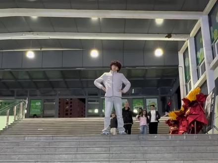 究竟是有多绝望 才能跳出如此悲伤的舞蹈 #唐嘉琦