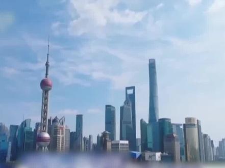 今晚《育见》播出《人工智能:以人为本 智能向善》,访谈嘉宾为北京航空航天大学人工智能学院副院长刘偲。7月6日,2024世界人工智能大会暨人工智能全球治理高级别会议在上海闭幕。今年的大会展览持续扩容升级,展览规模、参展企业数 、亮点展品数、首发新品数均创历史最高。大会不仅聚焦人工智能技术的创新发展,还深入探讨如何通过良好的治理来促进智能技术的发展和应用。50亿意向采购,400亿投资签约,数据背后隐藏着哪些行业变革的密码?新品首发、大模型盛宴、人形机器人矩阵,新技术背后的新逻辑,人工智能未来到底在何方?本期节目邀请北京航空航天大学人工智能学院副院长刘偲,一起共赴这场重塑行业与生活的AI新纪元之旅!