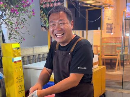 85姨父职业都选好了,你们说行不行?走过路过的,捧个场啊😂😂 😂#娥家班#摆摊 @#三亚#娥家班85弟 @娥哥 @娥嫂 @娥哥日常