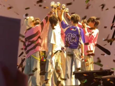 时代少年团你们新团综我真的狠狠期待。#时代少年团 #团综 #俄罗斯#时代峰峻