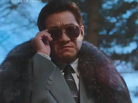 《老舅》导演只是找陈明昊演个江湖大哥,不料他一亮嗓子,就抢了郭京飞的风头#老舅 #陈明昊 #郭京飞 #娱乐评论大赏 #内容启发搜索