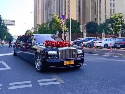 浙G是命运 77777是实力 加长黄牌是全球独一无二 杭州街头 惊现加长版劳斯莱斯 婚车 不知道又是哪家公子结婚 反正用这台车 做主婚车的 一定是非富即贵 #劳斯莱斯 #车牌靓号 #杭州街拍 #dou是好车 #婚车 全球仅此一台价值1.5亿的劳斯莱斯@阿楠汽车个性定制工厂店
