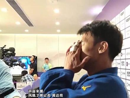 中国台北队首金得主杨勇纬泪洒赛场,现场雷鸣欢呼高喊"中国加油" #杭州亚运会 #台湾 #祖国统一势不可挡