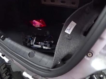 吉利帝豪gl后保险杠拆解3