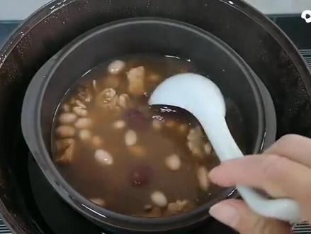 营养煲汤,补脑益智,学生首选,简单实惠。