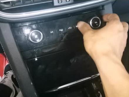 福特锐际导航主机拆装案例