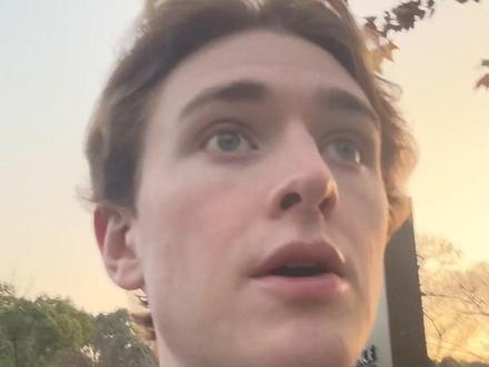 回复 @雨夹雪的评论
在美国我们的名字没有你们那么意义
#水牛#外国人#美国人#日常分享 #vlog日常