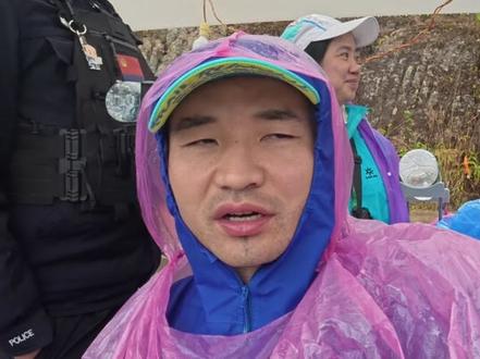 史上最详尽记录168公里越野赛Vlog 这应该是史上最详尽记录168公里越野赛Vlog了,也是我人生首次挑战168Km,168难不难?带你沉浸体验一次就知道了。
(全程使用独向山可拍摄轻量越野杖完成拍摄。)
#高黎贡超级山径赛 #越野赛 #越野跑 #独向山 #独向山可拍摄越野杖 @GLUNA哥鲁纳创始人 谢建恩 @独向山