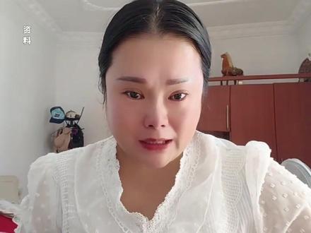 44岁湖北一博主#巧手花艺 ,从确诊癌症到去世仅一个月,劝粉丝不要生闷气,有气就要发出来。