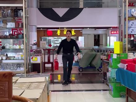 今天来模仿一下我那大冤种老公#广西夫妇 #模仿男人 #戏精老婆模仿老公的日常