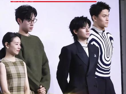 上海演唱会上,F3+1为身高有多内卷?言承旭的板砖鞋,抵不上周渝民的五公分高跟 #言承旭 #周渝民 #阿信 #娱乐评论大赏 #内容启发搜索