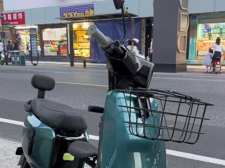 小牛的B2可以装前车篮
可以带两个小朋友你见过嘛
#小牛电动 #性价比高的电动车推荐 #新国标电动车 #电动车 #小牛ml