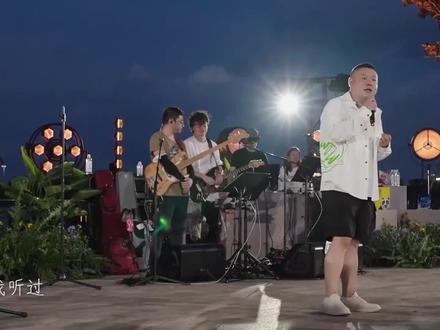 岳云鹏一首《最亲的人》,唱出游子的心声👍