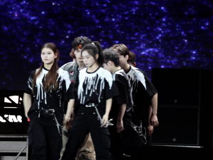 穆祉丞|20260504太湖湾音乐节
《Holiday》4K直拍
#太湖湾音乐节 #穆祉丞