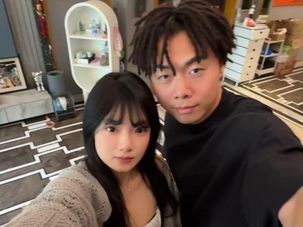 真情侣可拍不了这些#李宁#超轻2026#ULTRALIGHT2026#大学生的表演欲有多强