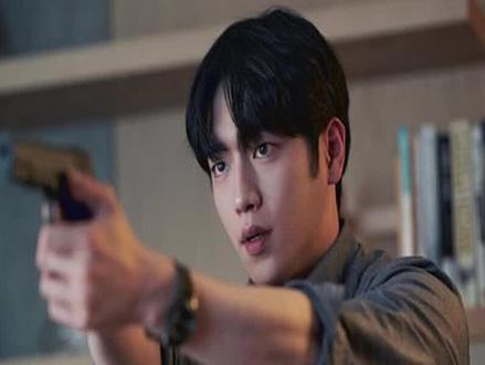 第一集 最新最火的科幻悬疑剧《GRID》#韩剧推荐 #我的观影报告 太阳风暴袭击地球,一个神秘女人的出现改变了人类