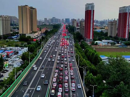 济南工业北路高架全福立交桥这里为啥天天堵车#济南 #航拍济南 #镜头下的济南 #济南堵车 #拿捏秋日的轻盈感