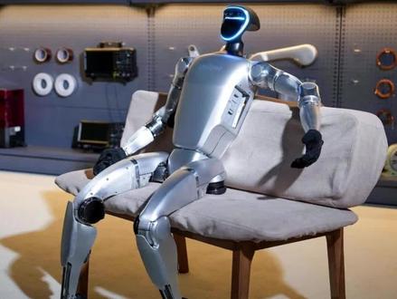 春晚机器人刷屏背后!藏着普通人的两大生存危机 #人工智能 #科技下一站 #机器人 #ai