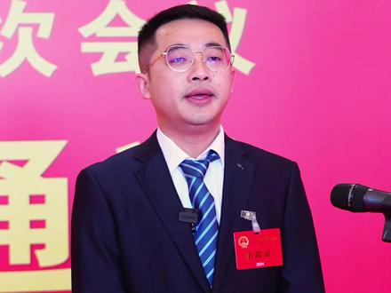 县人大代表、石龙镇党委副书记陶新东:重点发展主导产业,升级特色产,全面落实惠农强农政策