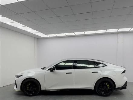 长安univ同尺寸升级18寸树叉旋压轮毂,保留原厂轮胎,一起来看下更换前后的一个区别吧