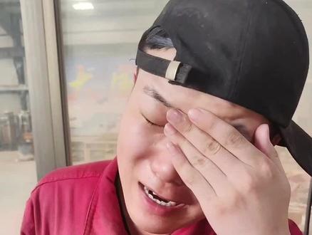 电焊打眼怎么办?朋友们不用担心害怕🤔本期视频给朋友们分享几种解决电焊打眼的方法,希望对朋友们能有所帮助#每天跟我涨知识 #焊工培训 #山东济宁蓝领焊培 @抖音创作者中心 @抖音热点宝