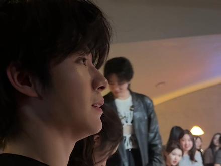 好想有一场属于我们的跨年演唱会🥺
所以不会是浙江 那是不是海口😋@黄誉博YUBO #黄誉博 #原创歌手黄誉博 #我们的音乐馆 #跨年演唱会