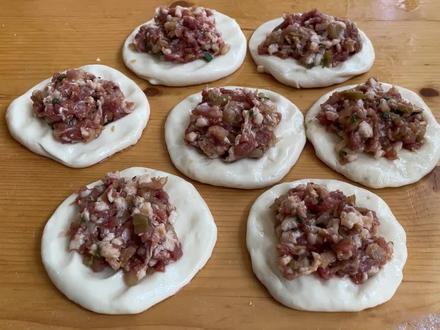 外面卖10元一块的鲜肉锅盔,教你在家做,成本只要1块钱,太香了