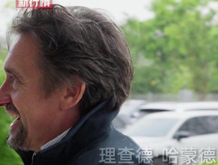 国际车评人哈蒙德探访零跑金华工厂,试驾零跑D19后震惊了,直言“太不可思议”,全程盛赞中国制造的硬核实力!