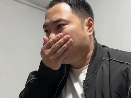 真是颠覆了广大网友的网红博主一年竟可以挣10个亿#大圆哥 #鸭腿 #鸭货美食 #鸭翅根 #好吃到停不下来