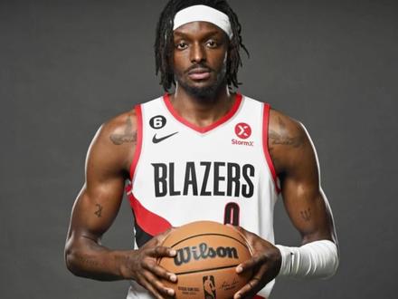 新赛季的开拓者,阵容到底有多豪华?#开拓者 #亨德森 #dou来nba #nba球队阵容 #艾顿