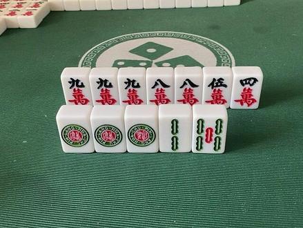麻将单张出牌技巧:一条经线3张单牌,这样打靠搭更快 #打麻将实战技巧 #打麻将出牌策略 #打麻将赢的诀窍