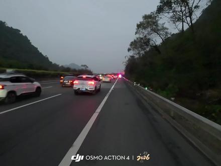 帮大家试过了,高速堵车时摩托车可以走应急车道#摩托车 #摩旅 #春运