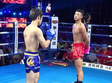 中国嘴炮“王顺利”擂台上例如雄狮,将日本拳王一脚踢出擂台! #格斗 #中日对抗赛#拳王争霸赛 @抖音热点