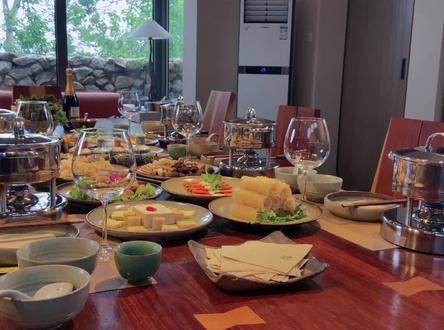 #创作灵感 #智慧人生 #成长思维 餐厅座位看出你的性格@DOU+小助手