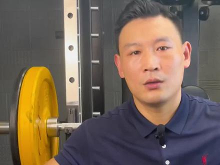 六十公斤卧推什么水平?你推多少?#要做一个猛男 #打造完美身材 #健身新掌门
